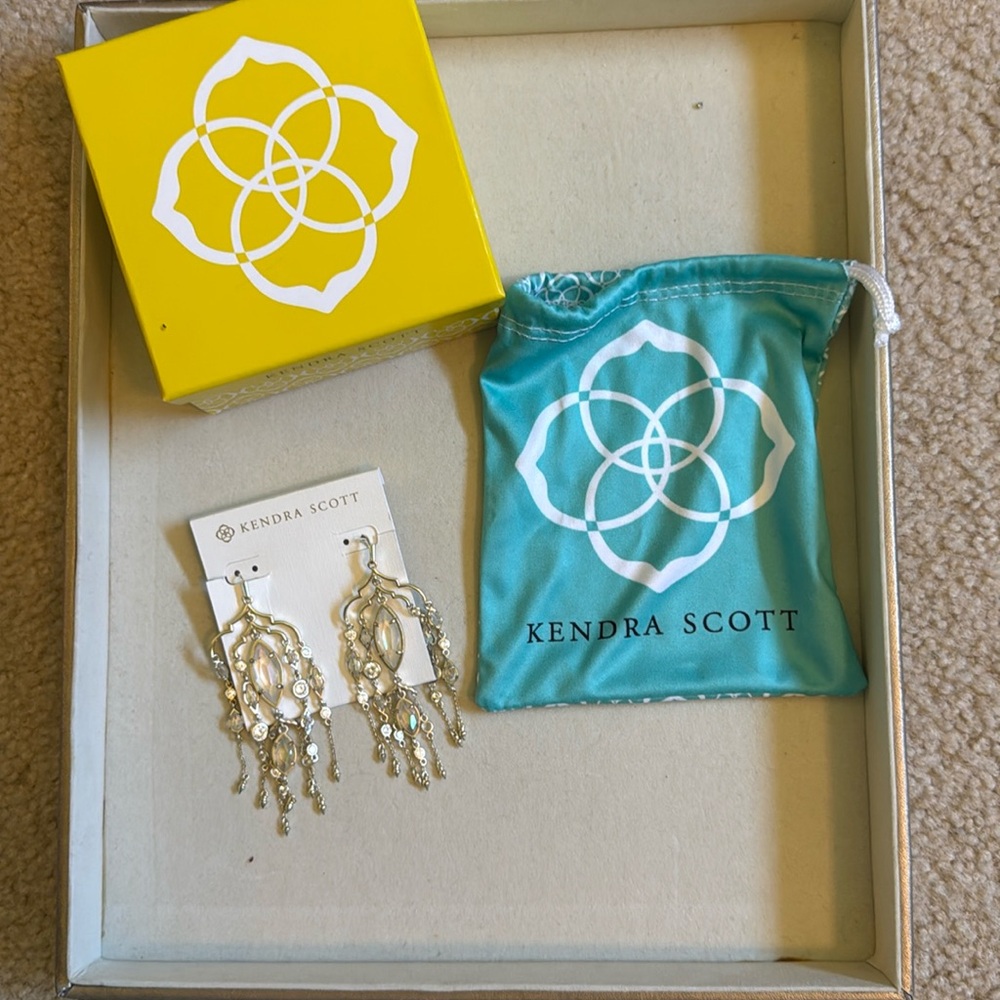 Kendra Scott Emma chandeliers